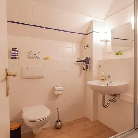 Ferienwohnung-30-strandhaus-moenchgut-endloser-sandstrand-und-das-weite-meer 로베